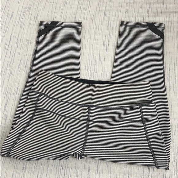 Calvin Klein performance Crop Capri leggings Small - Picture 2 of 7